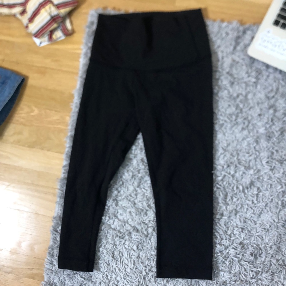 LuluLemon Wonder Under Crop Leggings
